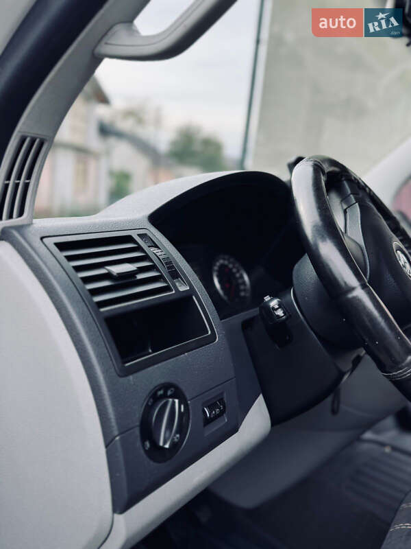 Минивэн Volkswagen Transporter 2010 в Солотвине