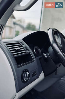 Минивэн Volkswagen Transporter 2010 в 