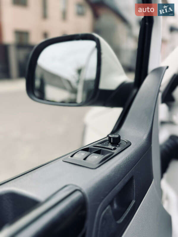 Минивэн Volkswagen Transporter 2010 в Солотвине