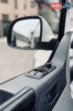 Минивэн Volkswagen Transporter 2010 в 