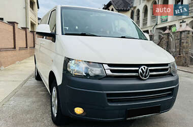 Минивэн Volkswagen Transporter 2010 в 