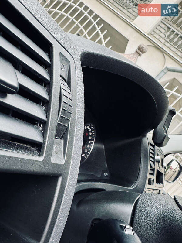 Минивэн Volkswagen Transporter 2010 в Солотвине