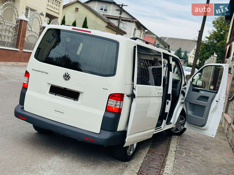 Минивэн Volkswagen Transporter 2010 в Солотвине