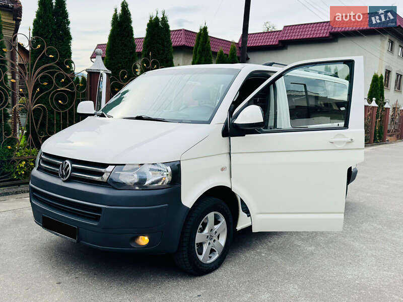 Минивэн Volkswagen Transporter 2010 в Солотвине