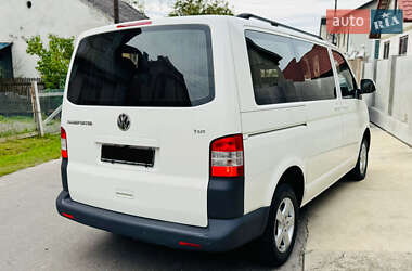 Минивэн Volkswagen Transporter 2010 в 