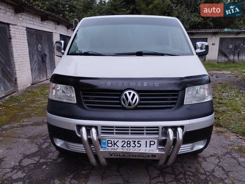Минивэн Volkswagen Transporter 2007 в Остроге