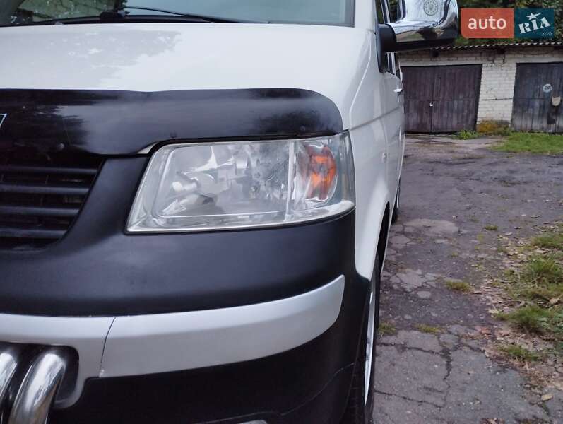 Минивэн Volkswagen Transporter 2007 в Остроге