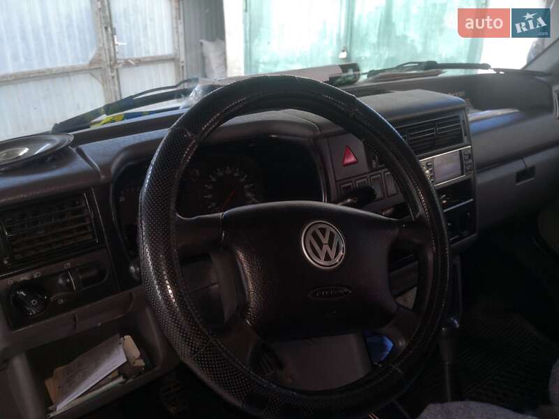 Минивэн Volkswagen Transporter 2003 в Звягеле