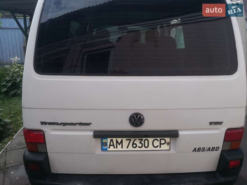 Минивэн Volkswagen Transporter 2003 в Звягеле