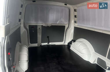 Грузовой фургон Volkswagen Transporter 2023 в 