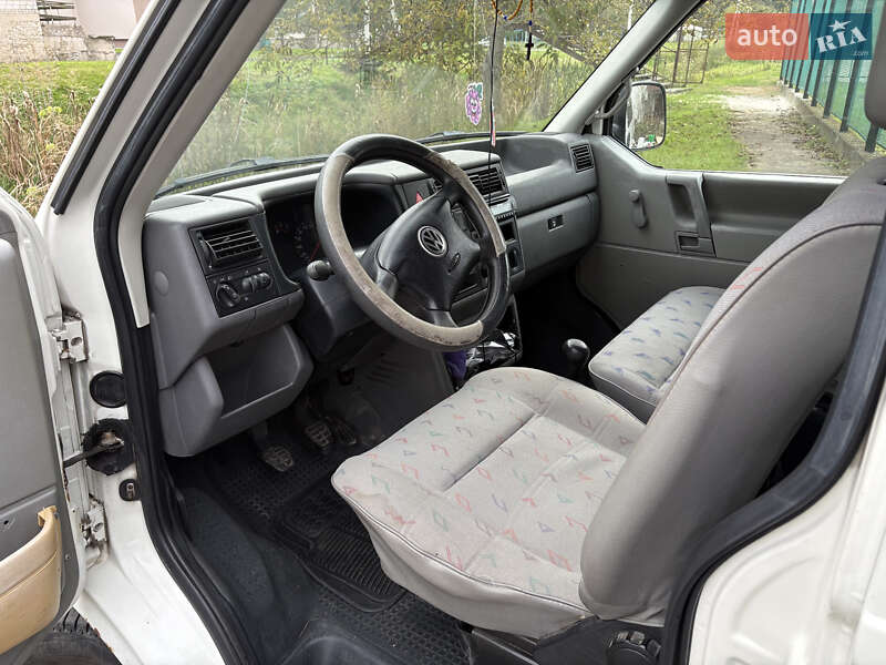 Минивэн Volkswagen Transporter 2001 в Буске