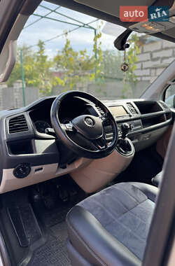 Минивэн Volkswagen Transporter 2017 в 