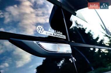 Минивэн Volkswagen Transporter 2019 в 