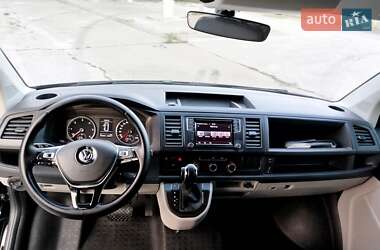 Минивэн Volkswagen Transporter 2019 в 