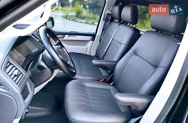 Минивэн Volkswagen Transporter 2019 в 