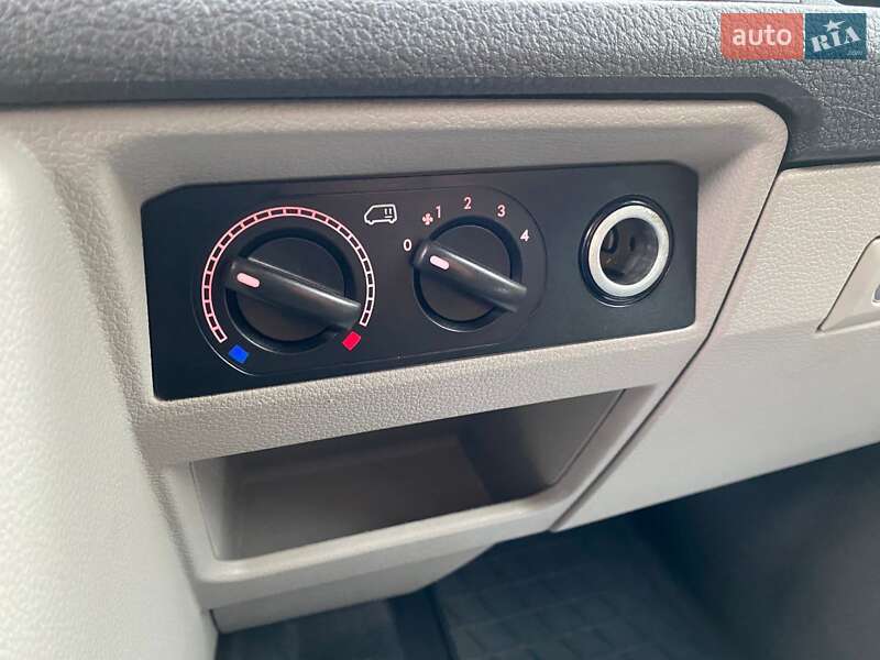 Минивэн Volkswagen Transporter 2015 в Ивано-Франковске