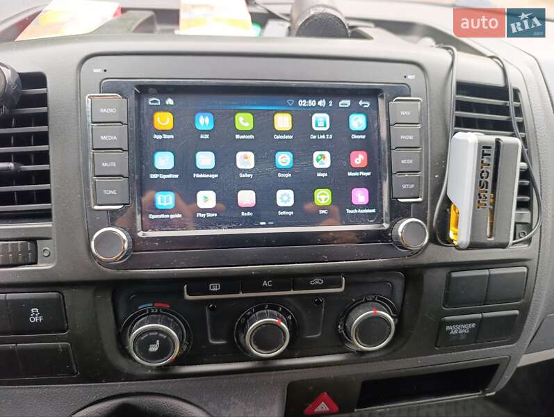 Грузовой фургон Volkswagen Transporter 2012 в Ровно