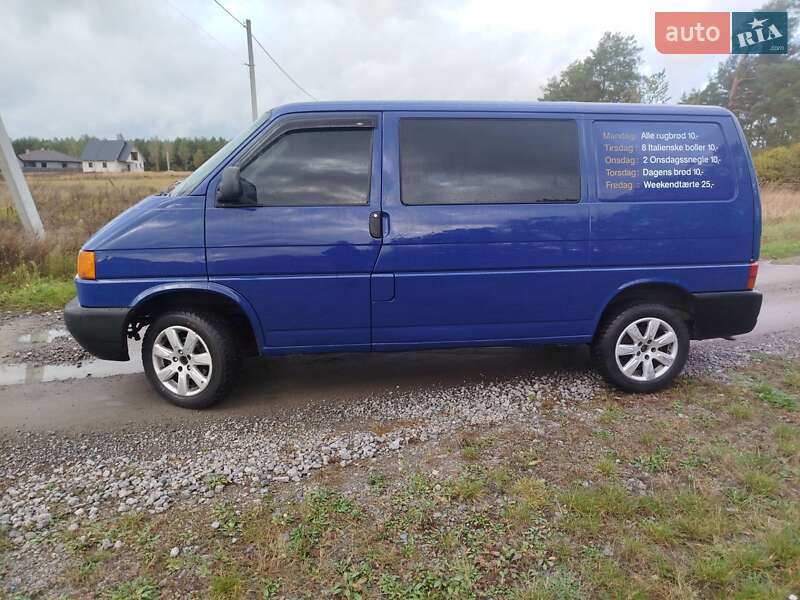Минивэн Volkswagen Transporter 2002 в Сарнах
