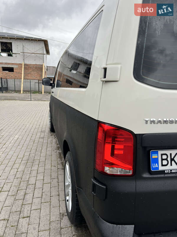 Минивэн Volkswagen Transporter 2008 в Ровно