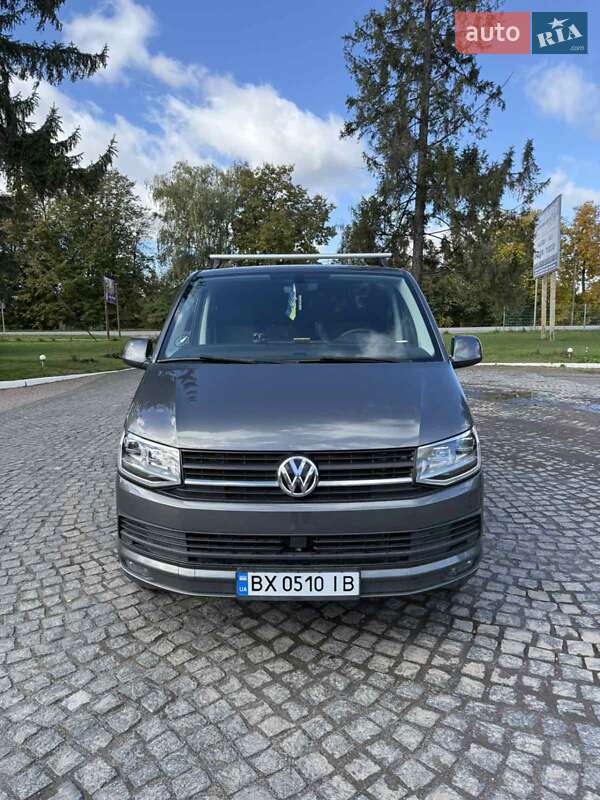 Минивэн Volkswagen Transporter 2016 в 