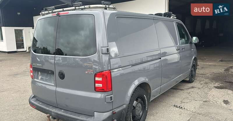 Грузовой фургон Volkswagen Transporter 2017 в Радомышле