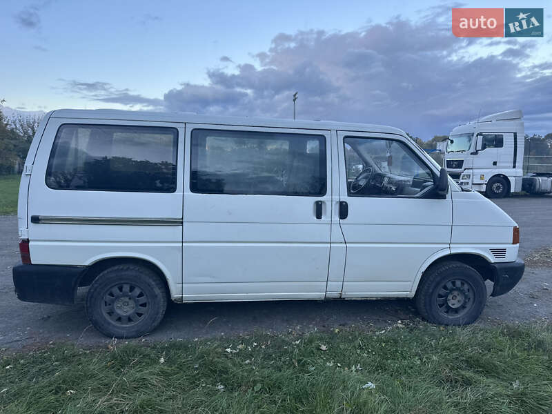 Минивэн Volkswagen Transporter 2000 в Любомле