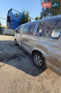 Минивэн Volkswagen Transporter 2010 в 