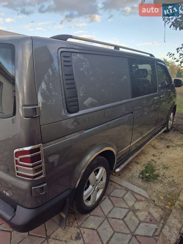 Вантажопасажирський фургон Volkswagen Transporter 2012 в Новомиргороді