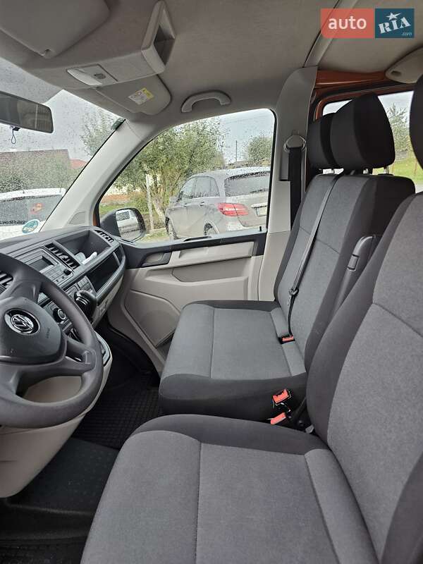 Мінівен Volkswagen Transporter 2018 в Рівному