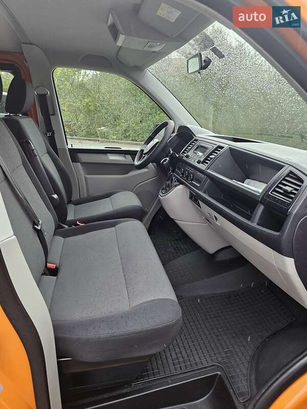Мінівен Volkswagen Transporter 2018 в Рівному