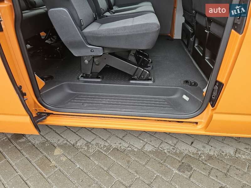 Мінівен Volkswagen Transporter 2018 в Рівному