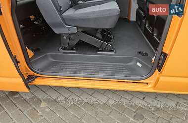 Минивэн Volkswagen Transporter 2018 в 