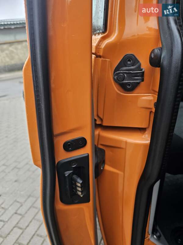 Мінівен Volkswagen Transporter 2018 в Рівному