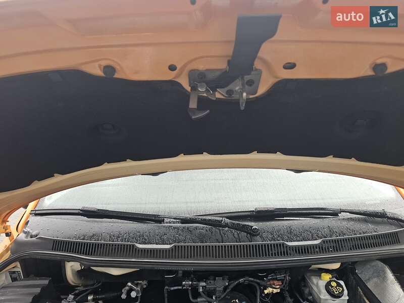 Мінівен Volkswagen Transporter 2018 в Рівному