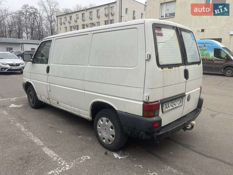 Вантажний фургон Volkswagen Transporter 2000 в Києві