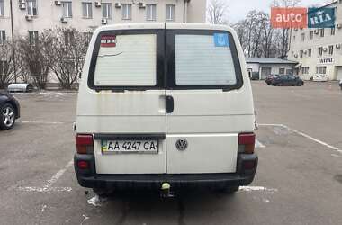 Грузовой фургон Volkswagen Transporter 2000 в 