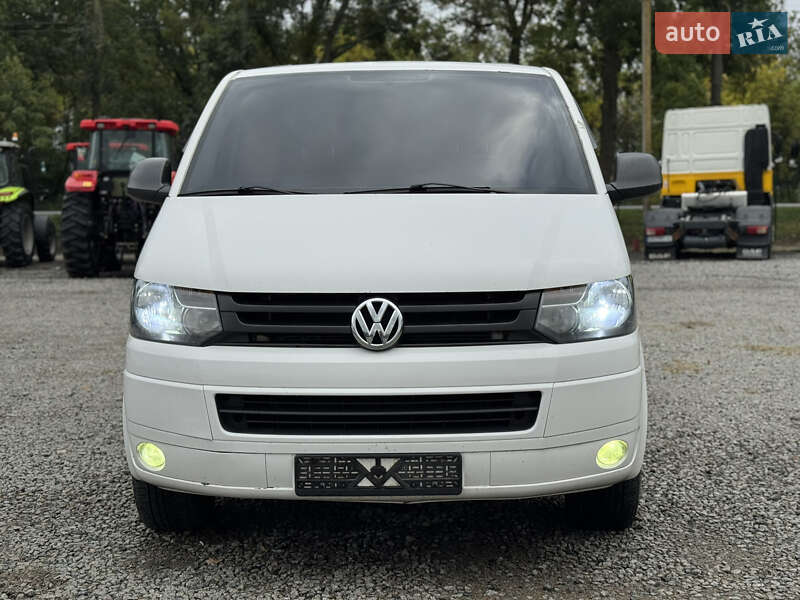 Грузопассажирский фургон Volkswagen Transporter 2011 в Умани