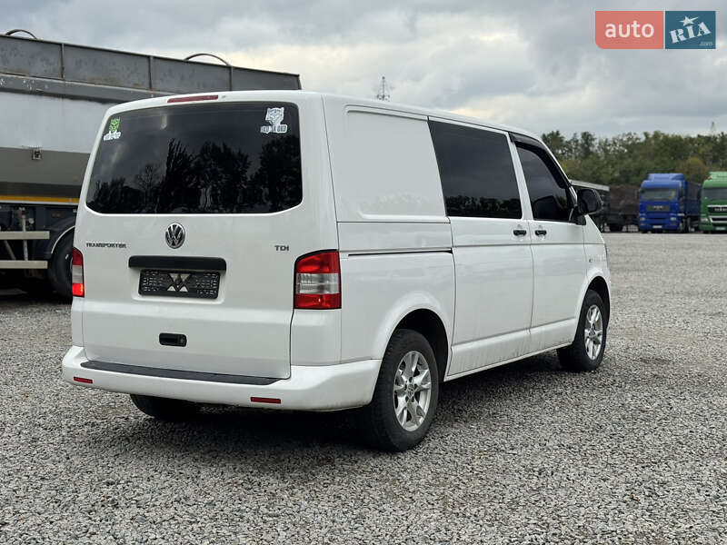 Грузопассажирский фургон Volkswagen Transporter 2011 в Умани