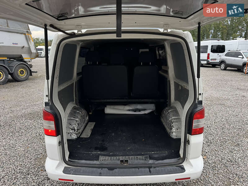 Грузопассажирский фургон Volkswagen Transporter 2011 в Умани