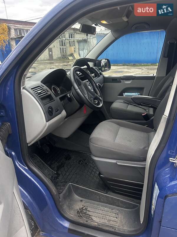 Вантажний фургон Volkswagen Transporter 2012 в Харкові