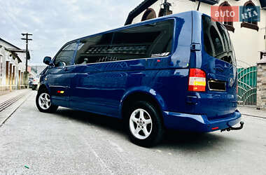 Минивэн Volkswagen Transporter 2010 в 