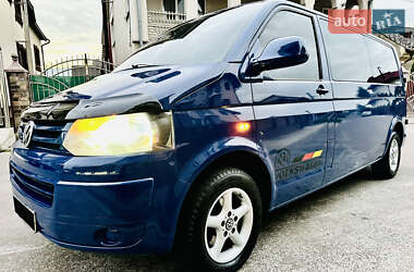 Минивэн Volkswagen Transporter 2010 в 