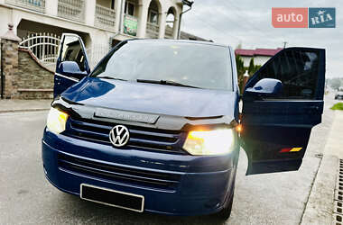 Минивэн Volkswagen Transporter 2010 в 
