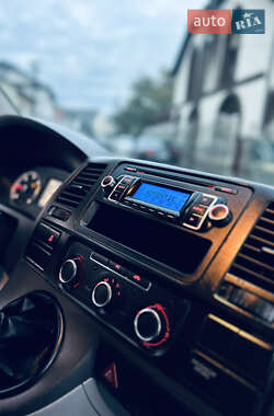 Минивэн Volkswagen Transporter 2010 в 