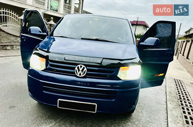 Минивэн Volkswagen Transporter 2010 в 