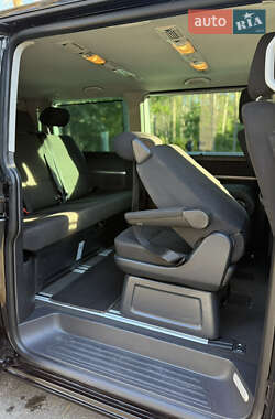 Минивэн Volkswagen Transporter 2017 в 