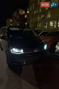 Минивэн Volkswagen Transporter 2017 в 