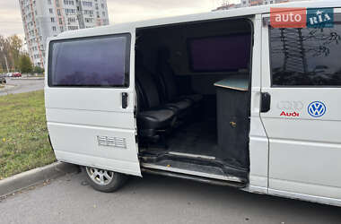 Вантажний фургон Volkswagen Transporter 2001 в 