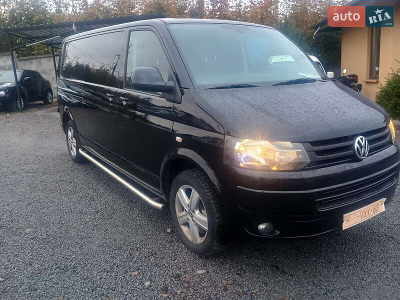 Минивэн Volkswagen Transporter 2012 в Ровно