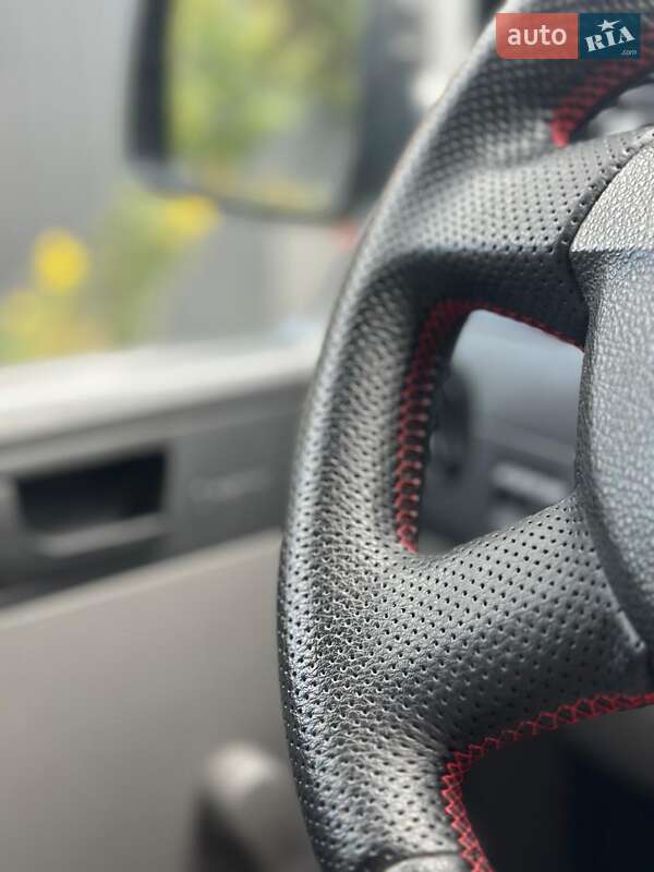 Грузовой фургон Volkswagen Transporter 2007 в Киеве